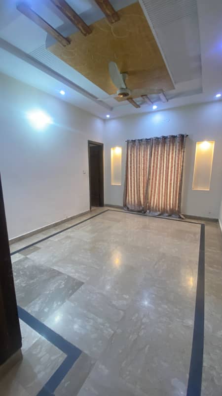 Beautiful Upper Portion with gas Available For Rent (Original Pictures) 6