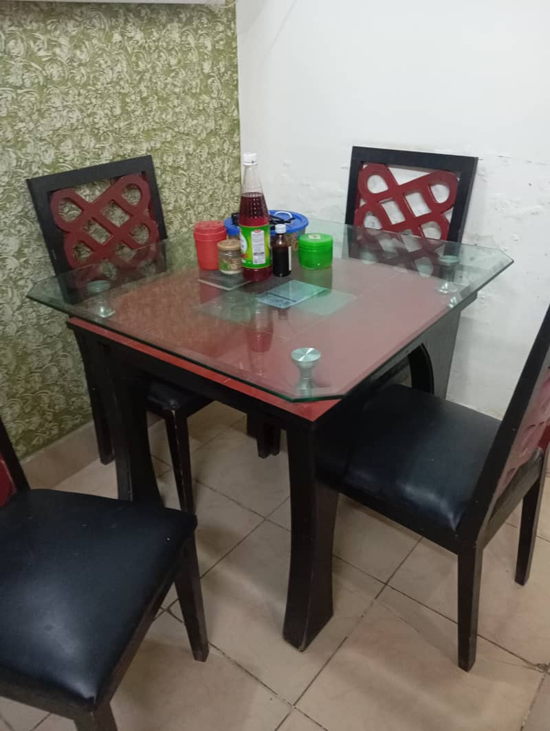 4 seater dining table for sale. 2