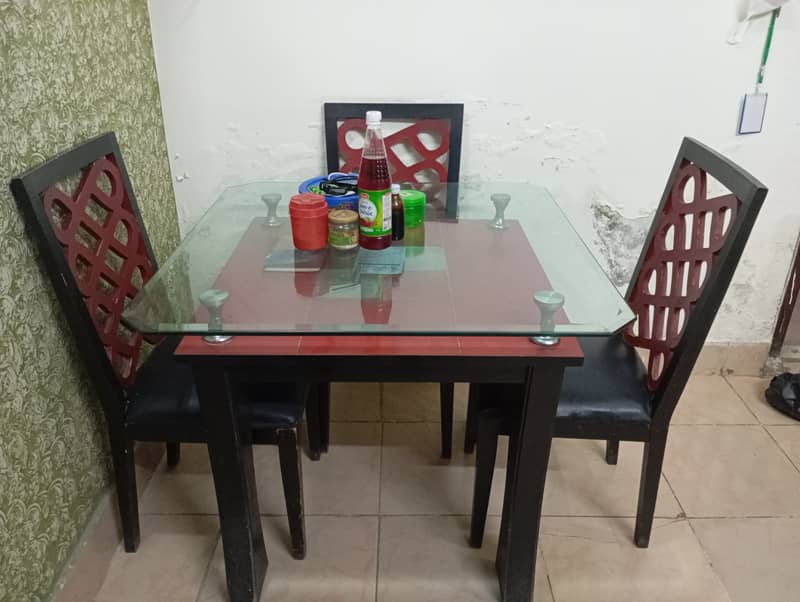 4 seater dining table for sale. 3