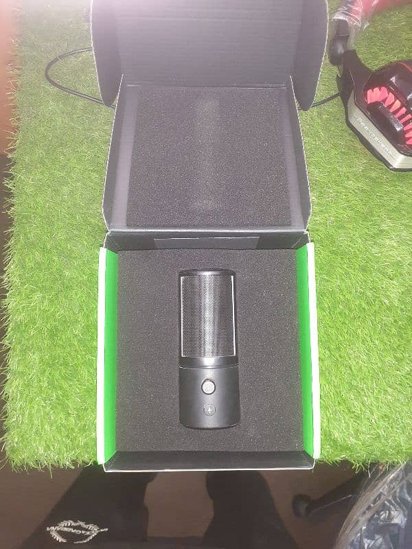 RAZER SEIREN X 3