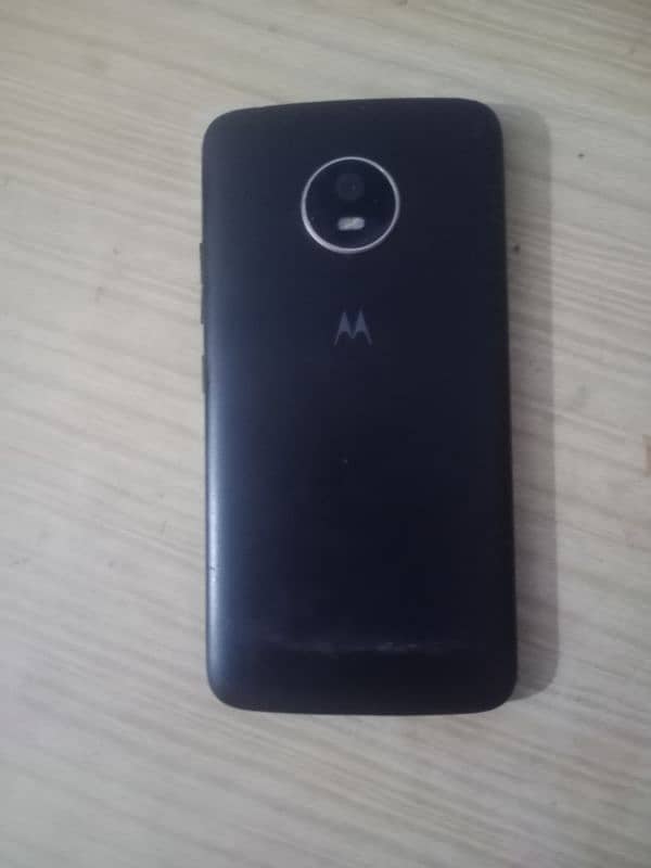 Moto E4 0