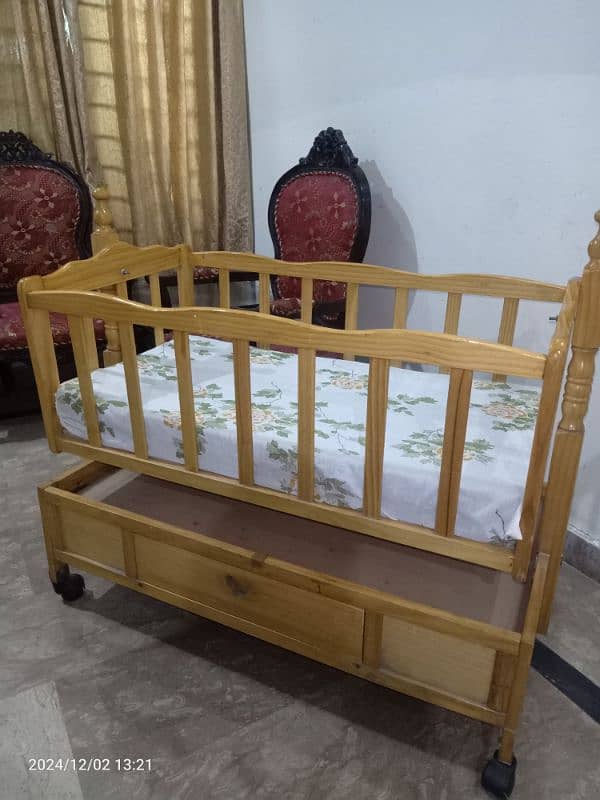 Baby Crib/ baby Bed/ Baby Swing 2