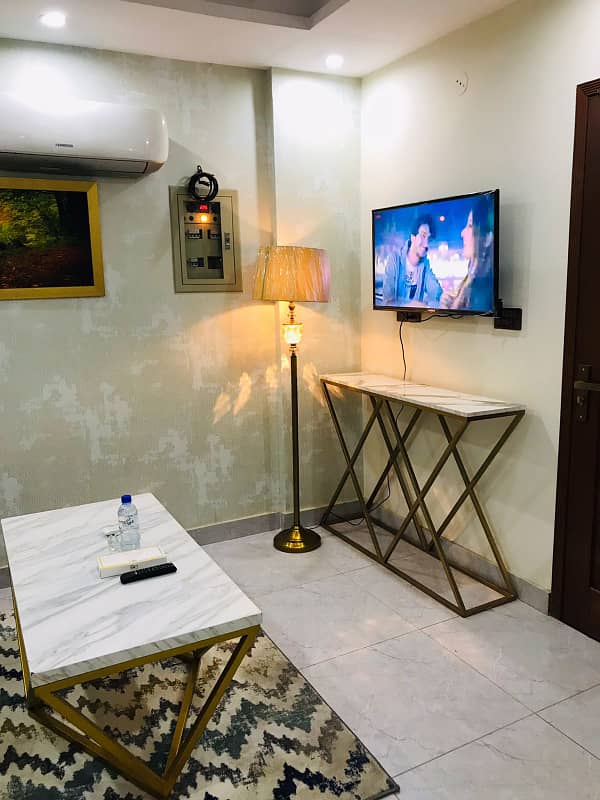 Budget-Friendly Luxury: 1-Bedroom For Rent On Per Day Bahria Town Lahore 2