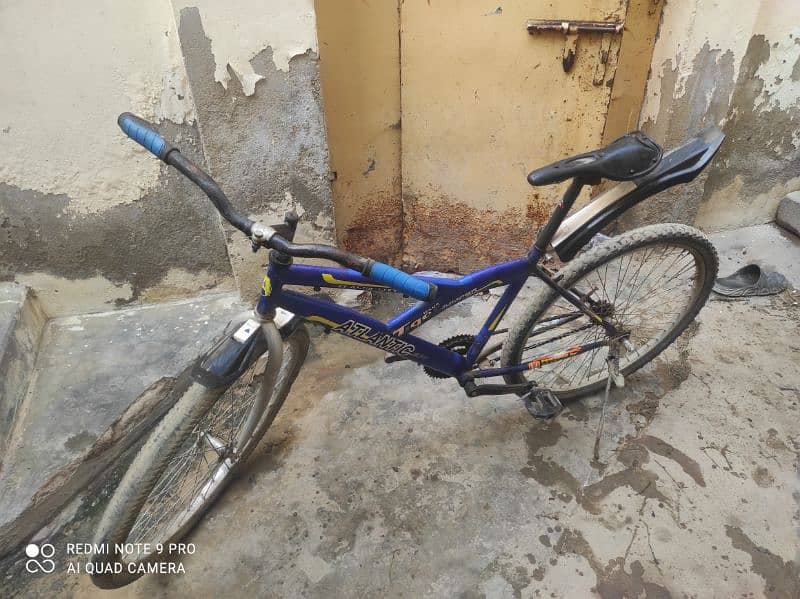 good condition me Hai cycle koi b kharabi nh hai bilkul ok hai 3