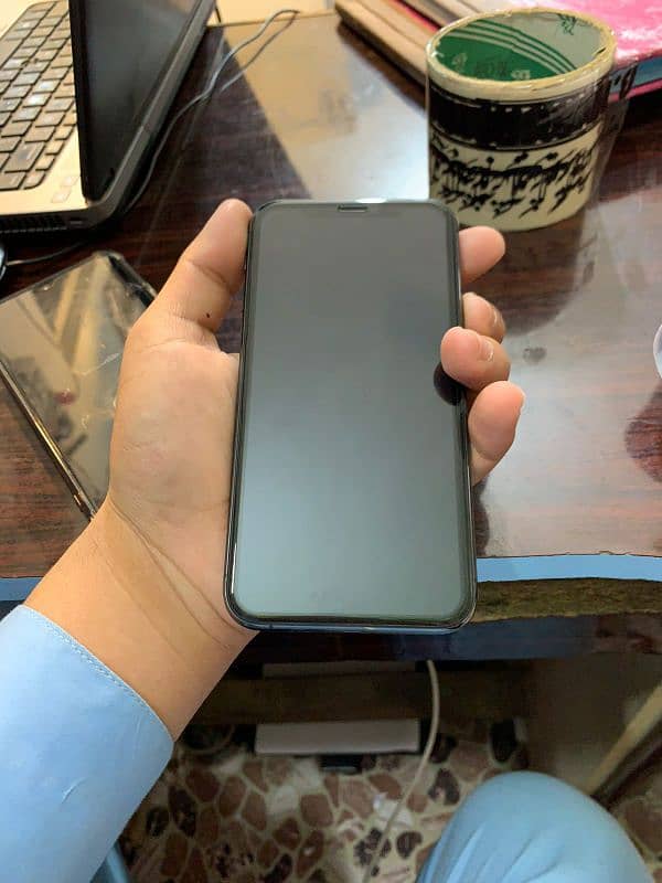 iPhone 11 Pro 64Gb 75 Health Waterpack 1