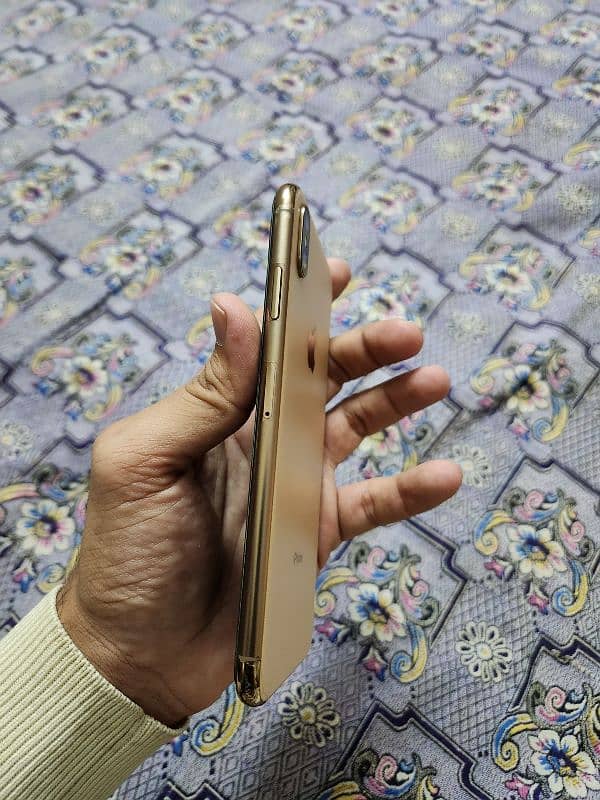 Iphone XS Max golden Dual PTA 2