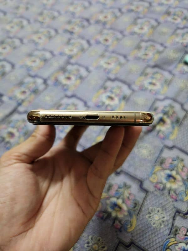 Iphone XS Max golden Dual PTA 4