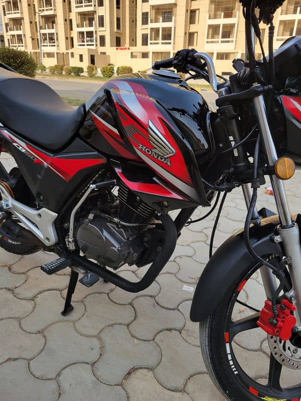 Honda cb 150 f 2018 model black colour hyderabad register 5