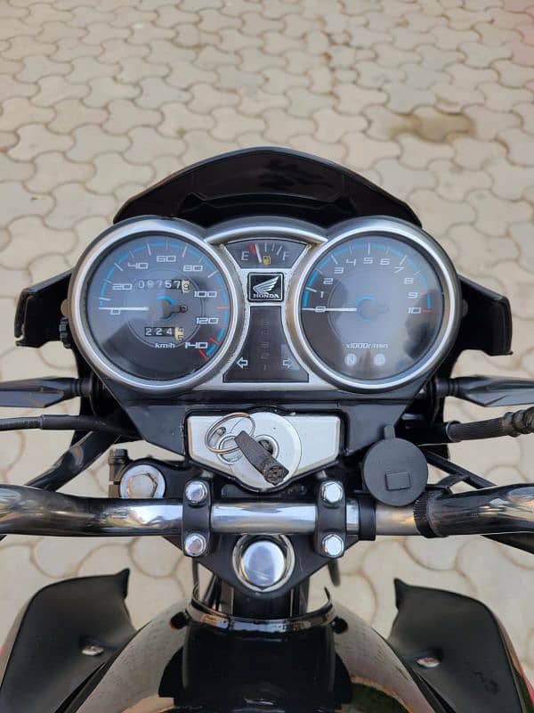 Honda cb 150 f 2018 model black colour hyderabad register 7