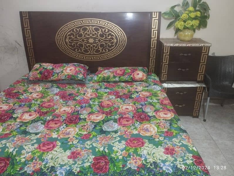 King size bed with side table and dressing table 1