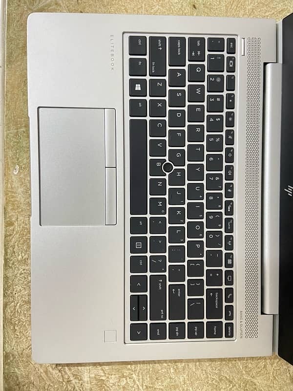 HP ELITE BOOK 840 1