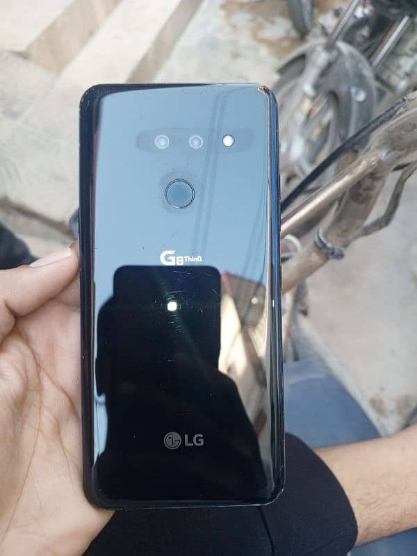 LG G8thinkQ 2