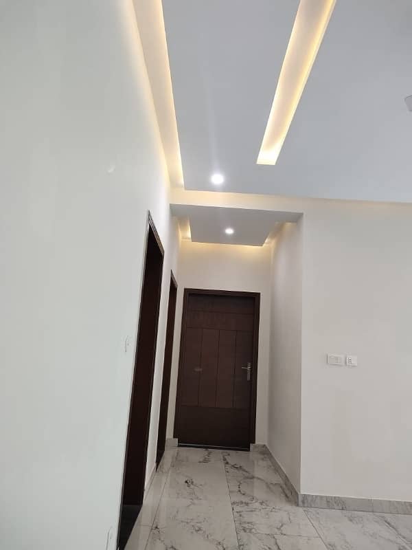 BRAND NEW 10 Marla 3 Bed Apartment On 5th Floor For Sale In Askari 11 Sec-D, Lahore 2