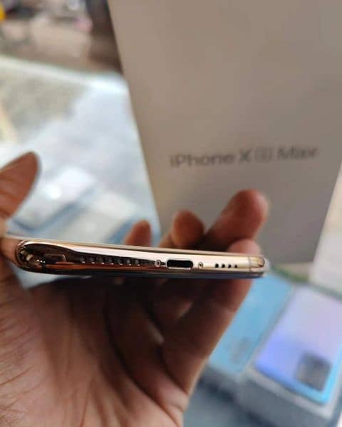 iphone xs max 03290506093Watsapp 0