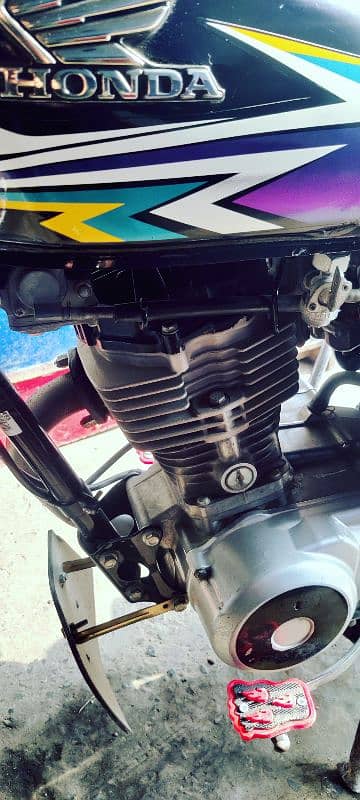 Honda 125 19/20 neet and clean. golden 2 digits number. location MSG 0