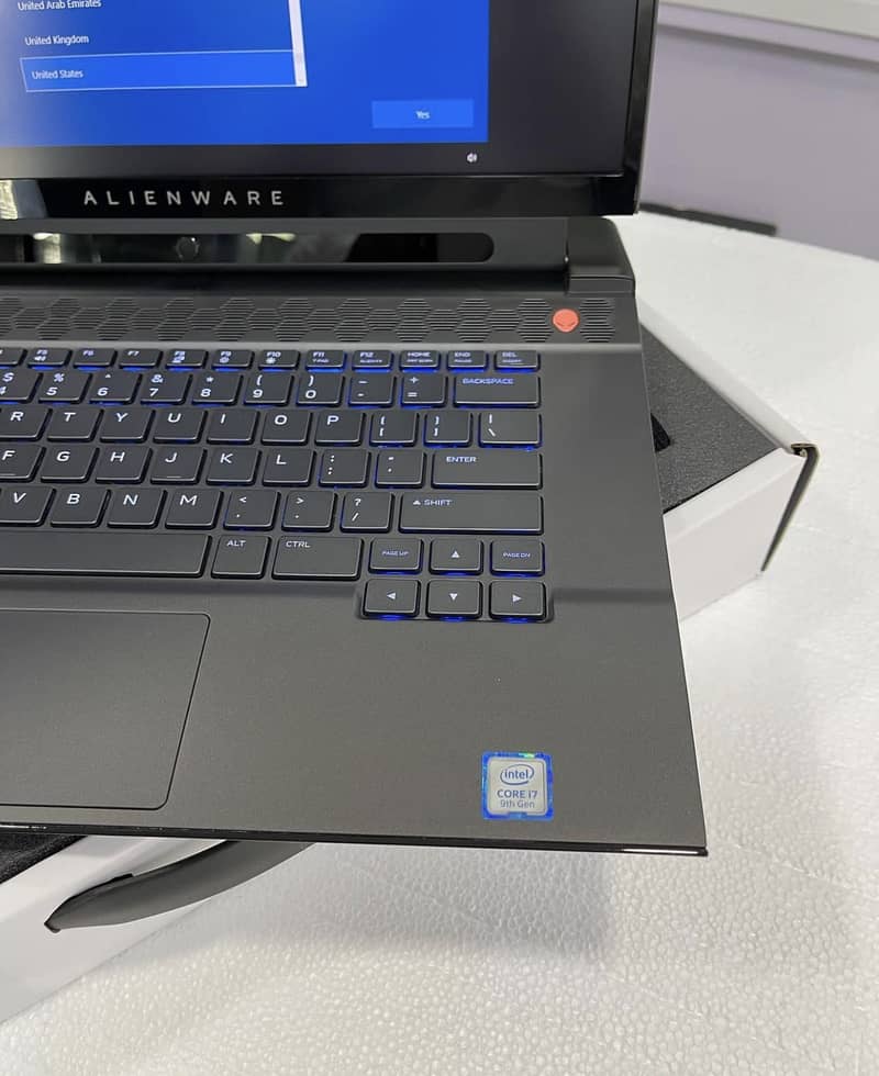 Dell Alienware laptop M15 R2 1