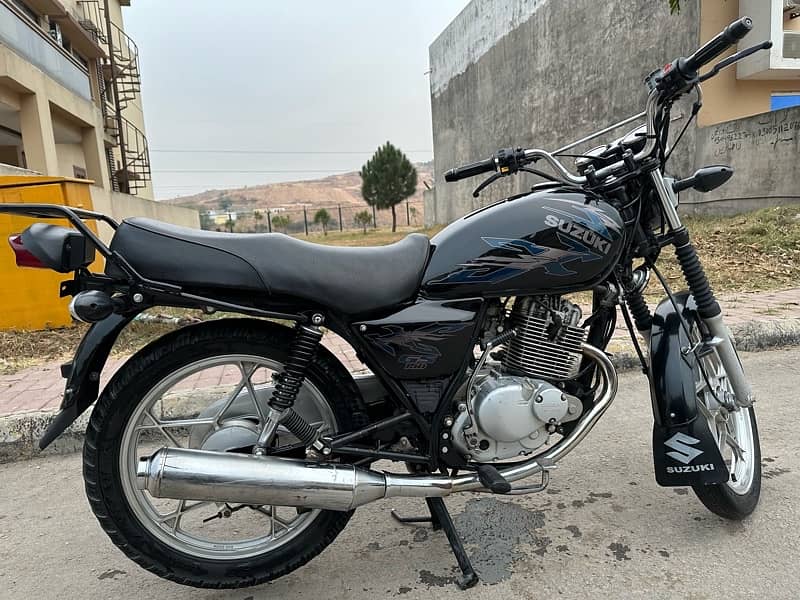 Suzuki GS 150 SE 3