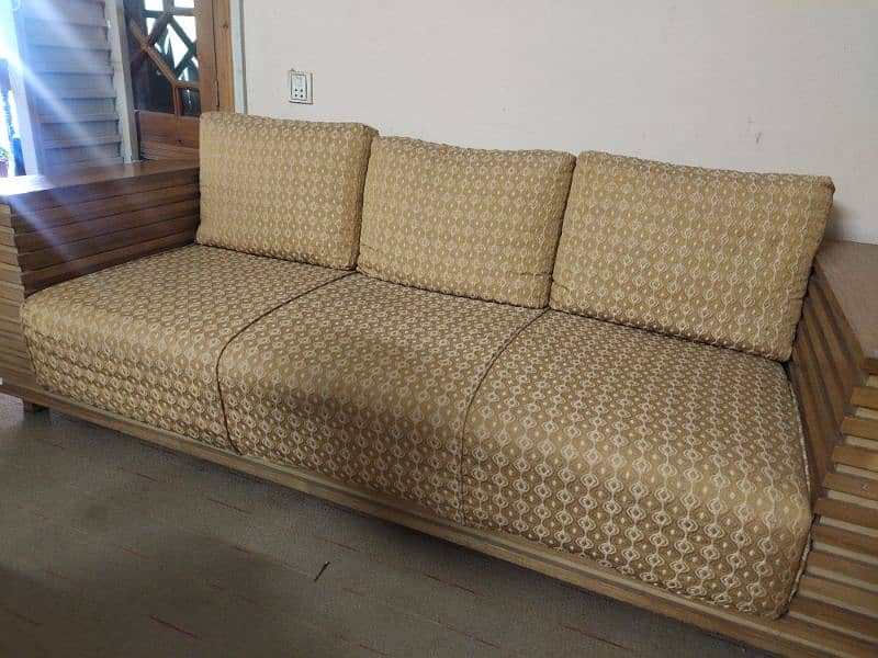 Expensive 7 seater Sofa set with center tables 3