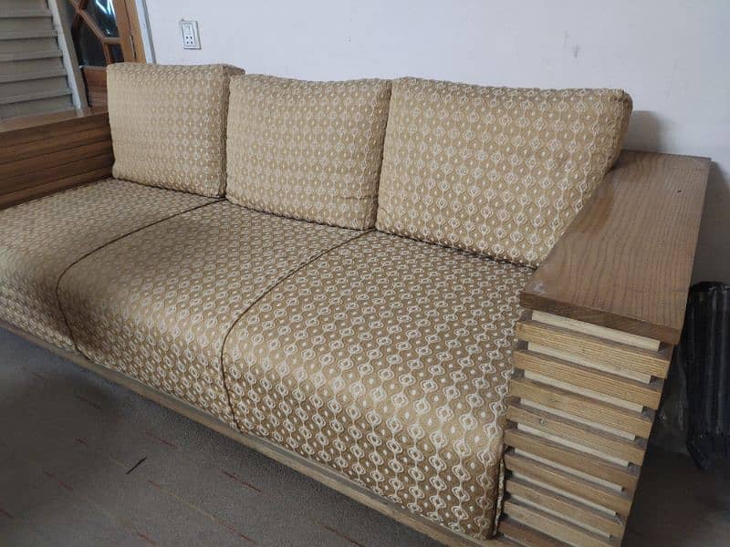 Expensive 7 seater Sofa set with center tables 5