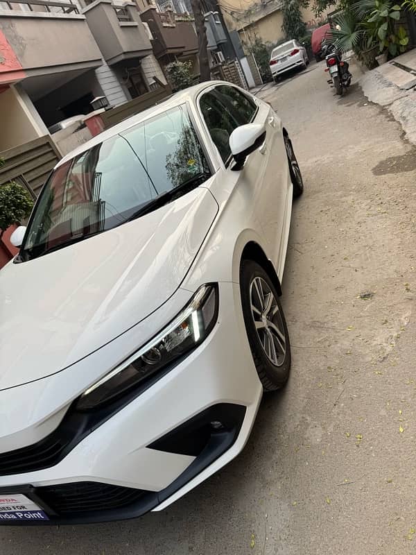 hinda civic 2024 available for rent daily/monthly 3