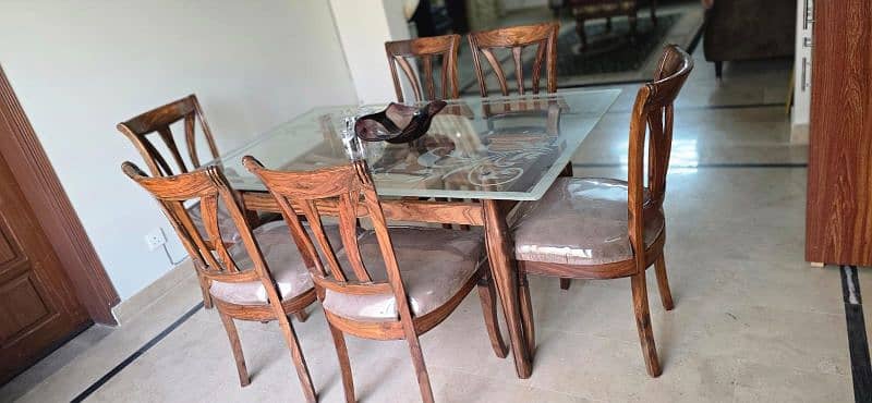 selling new dinning table in discounted price 7