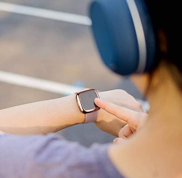 Fitbit versa 2 rose gold +rose pink +balack 4