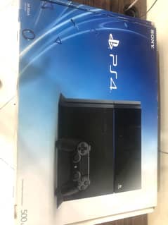 Ps4 with box, 2 originals controllers and 6 games