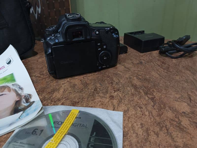 Canon 60D ( Brilliant Condition) 3