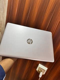 HP Core i5 7th Generation 8/256GB SSD