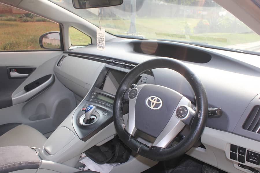 Toyota Prius 2011 S led 1.8 4