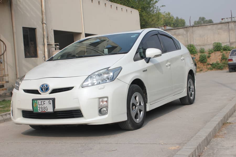 Toyota Prius 2011 S led 1.8 7