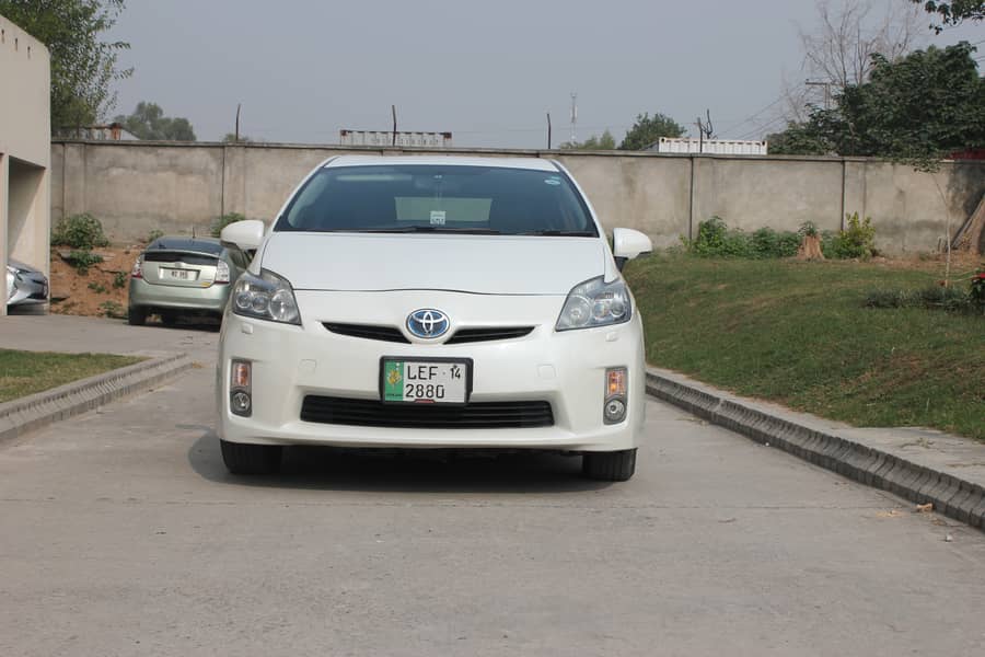 Toyota Prius 2011 S led 1.8 9