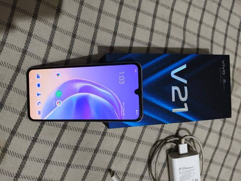 VIVO V21 8/128 4