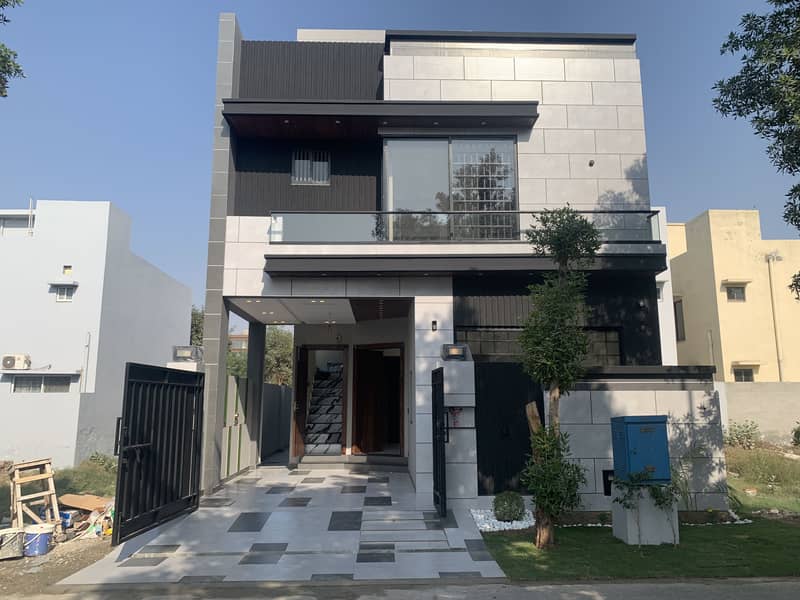 5 MARLA BEAUTIFUL BRAND NEW HOUSE IS AVAILABLE FOR SALE ON A TOP NOTCH LOCATION IN DHA PHASE 11 RAHBAR SECTOR 2 LAHORE 0