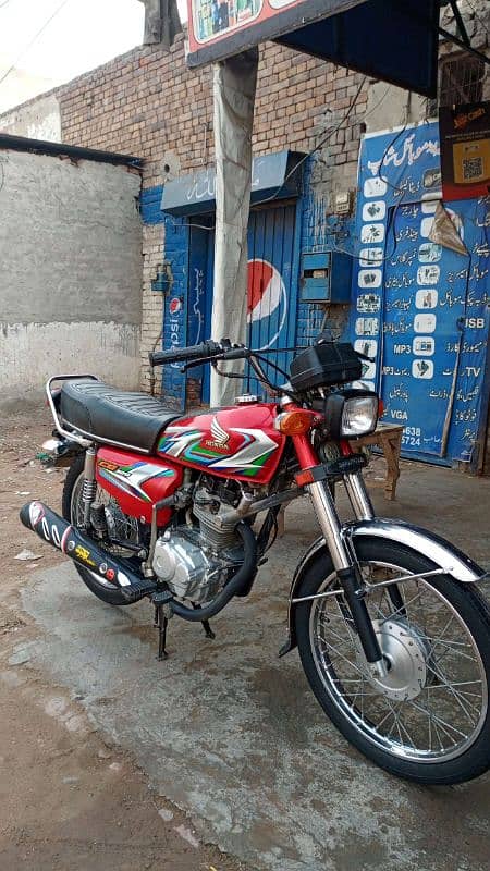 23 model Honda for sell brand new condition, 03446464638 7