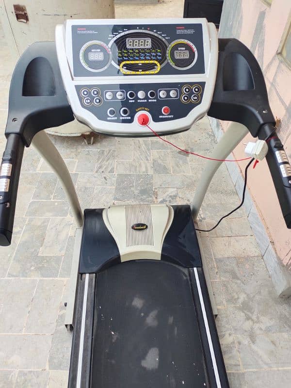 runnging machine 130000/= 1