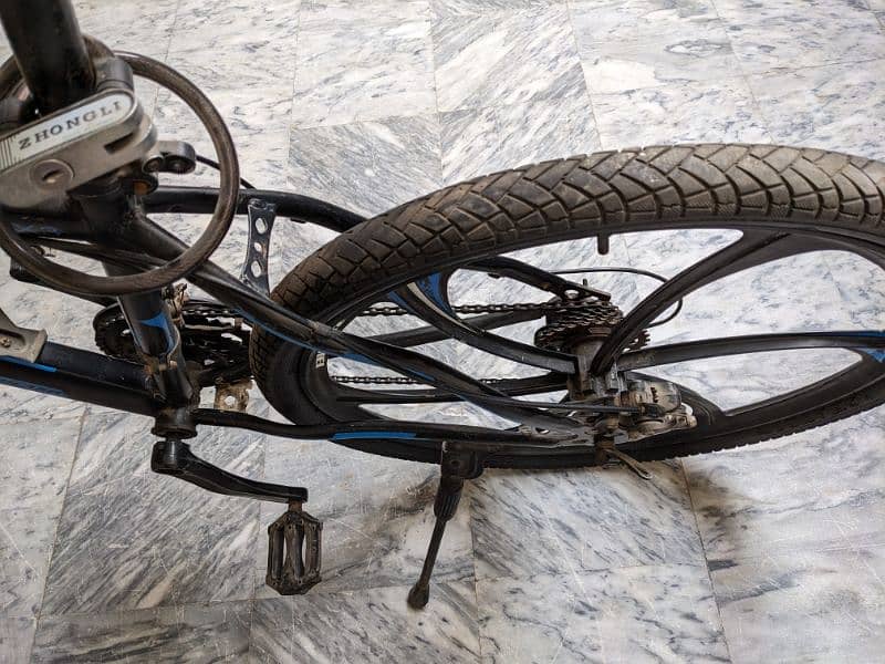 bicycle available in good condition 4