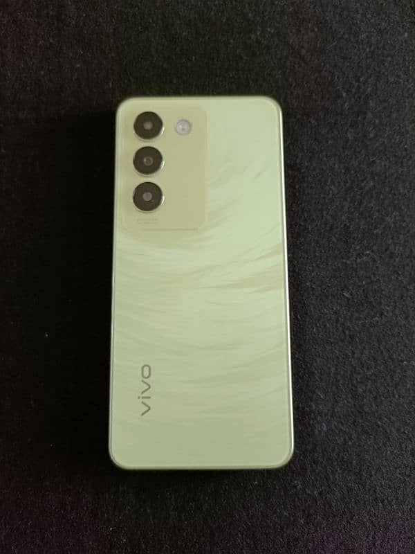 vivo y100 urgent sell what's app 03147223006 3