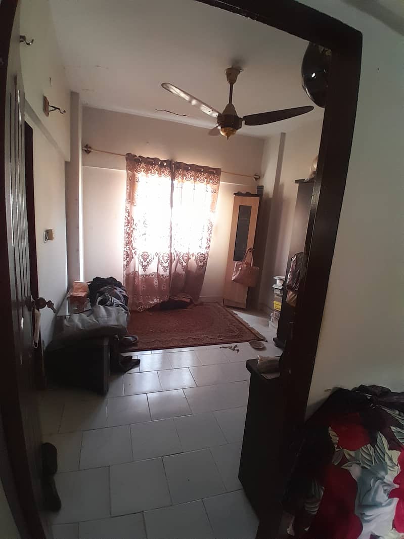 Flat for rent 18000 rs Shafi excellency 0