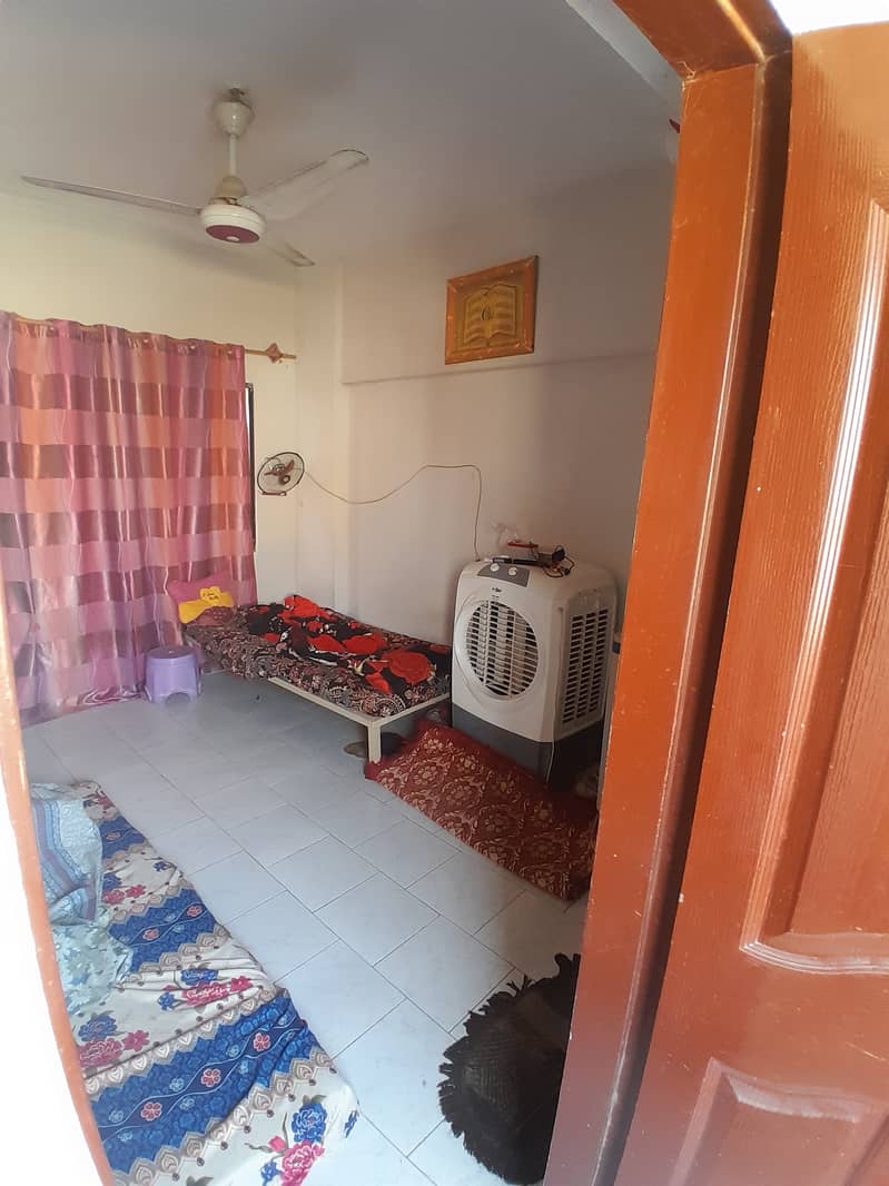 Flat for rent 18000 rs Shafi excellency 5