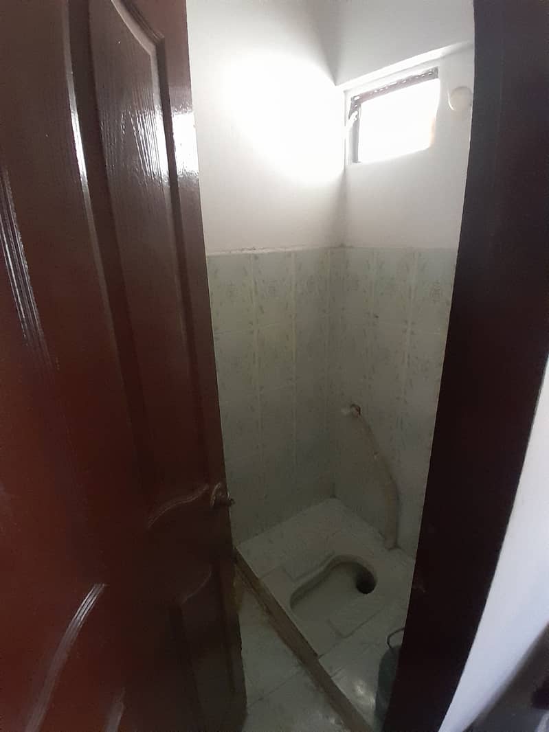 Flat for rent 18000 rs Shafi excellency 7