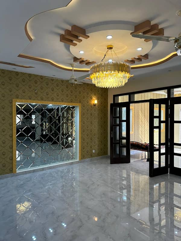 10 Marla Beautifully Built With Reasonable Demand Is For Sale In Jinnah Block Bahria Town 6