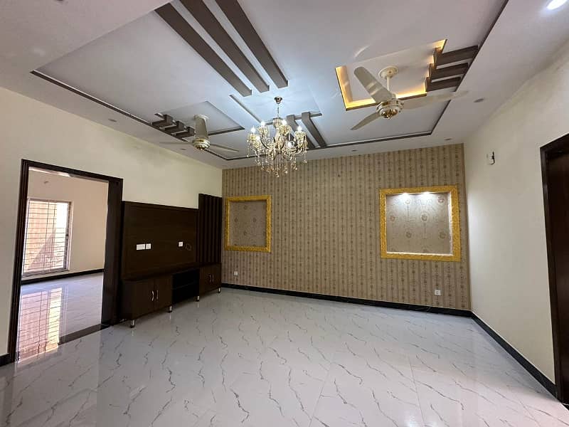 10 Marla Beautifully Built With Reasonable Demand Is For Sale In Jinnah Block Bahria Town 7