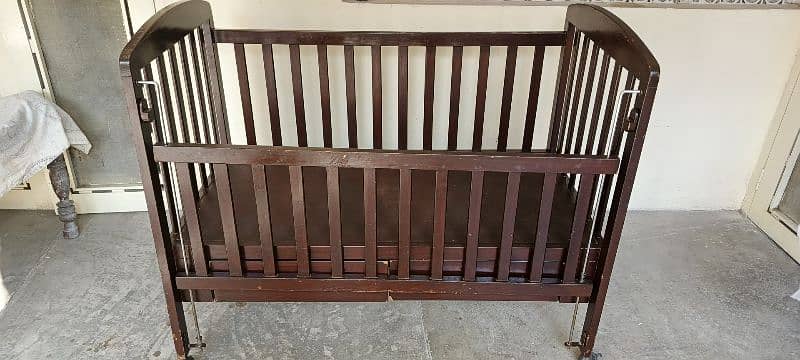 Baby cot 2