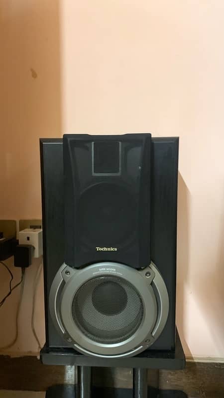 Technics Sub woofer and Deck 1