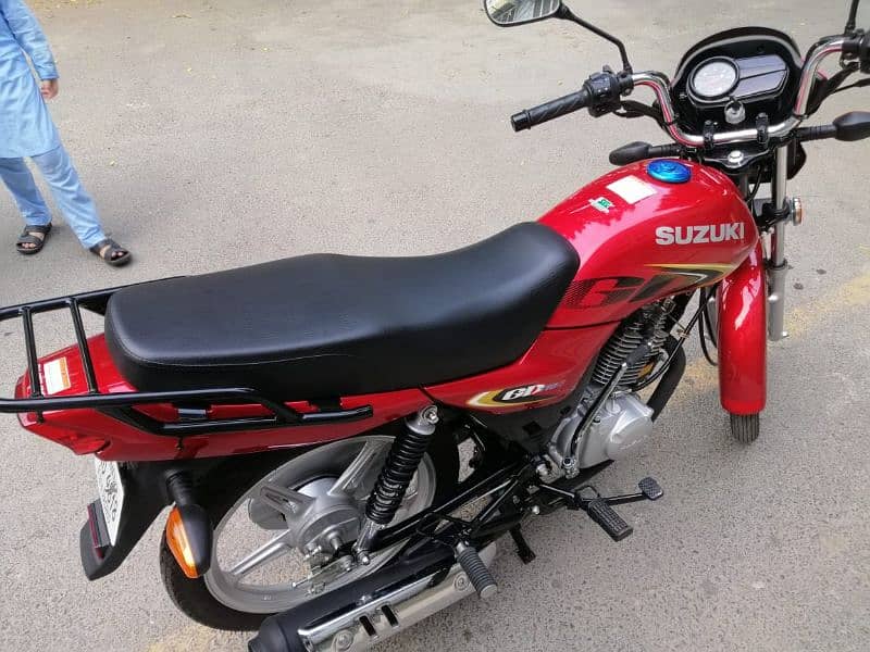 GD 110 S 2022 almost new condition 1070 km travelled 10