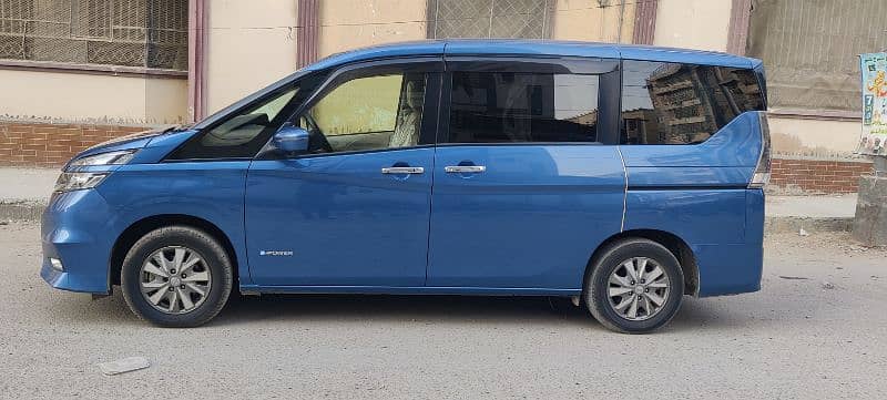 Nissan Serena 2