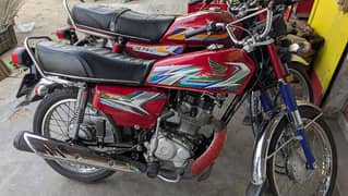 0312/6069250 Honda 125 bulkul saf bike ha ek pasy ka b kam ni hony wal