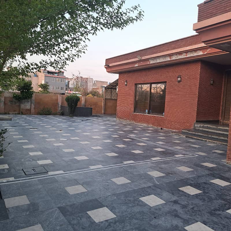 2 Kanal Banglow fully Furnished For Sale In Valencia Town Lahore 32