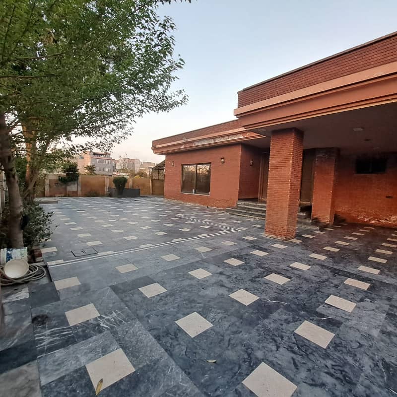 2 Kanal Banglow fully Furnished For Sale In Valencia Town Lahore 35